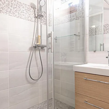 Magnifique T3 Renove 4-6 Pers Avec Terrasse, Pied Des Pistes, Wifi Gratuit, Equipements Complets - Fr-1-265-165 Apartment Valfrejus